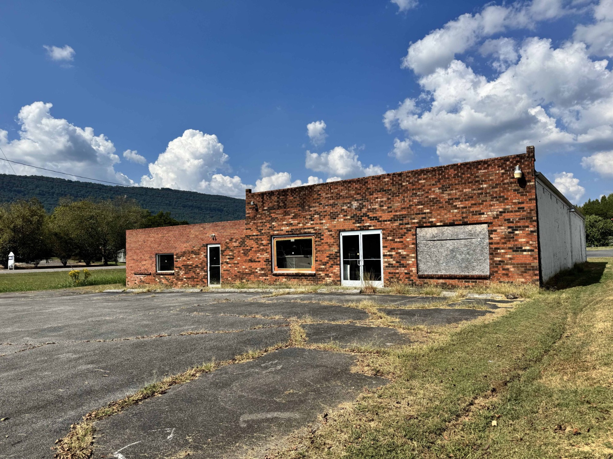 Brick Commercial Building & Property